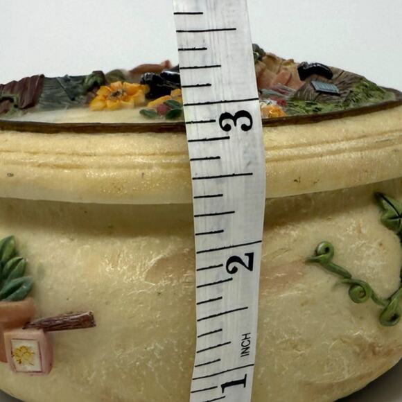 Hand Painted 3D Flower Garden Oval Storage Box - Picture 10 of 10